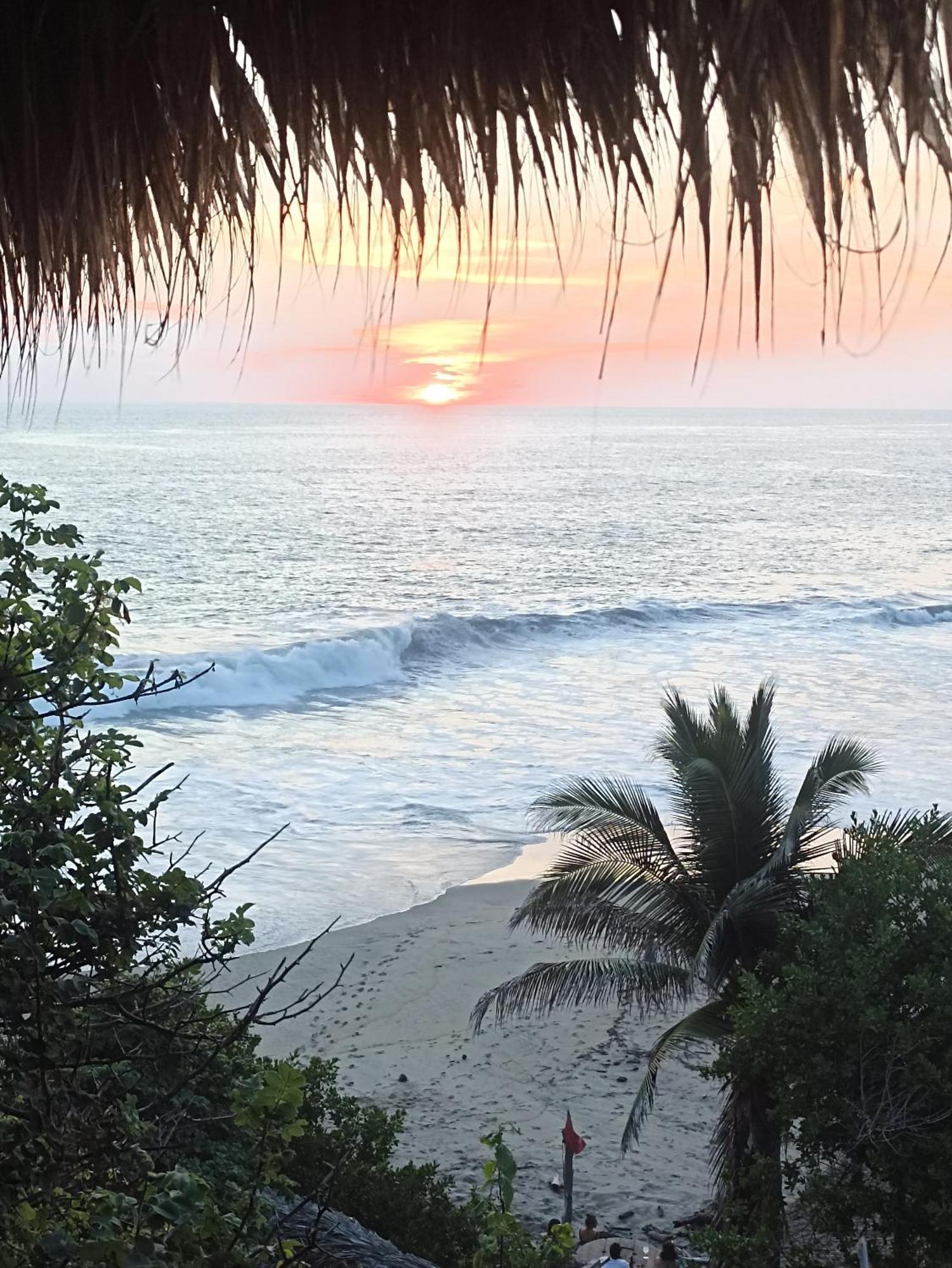 Hotel Punta Sur, Frente Al Mar Y El Atardecer Mazunte Exterior foto